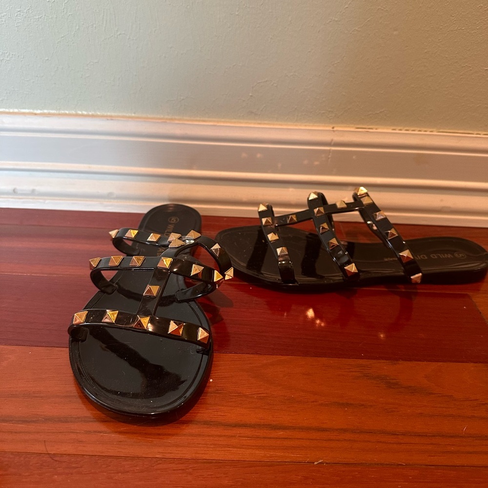 Sandals never worn!